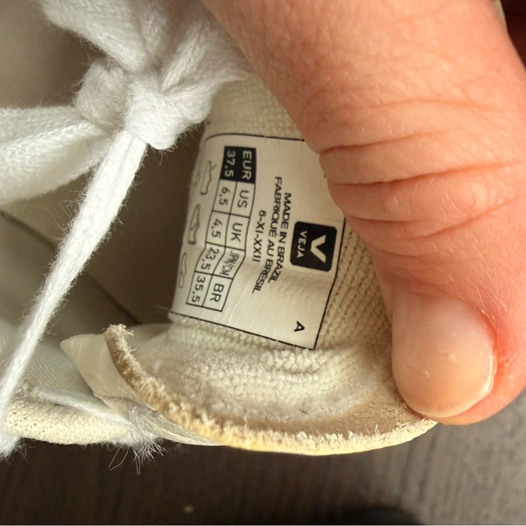 💚🖤 Veja White Leather Campo Sneakers with Black and Green Accents - Picture 11 of 11